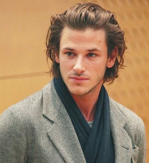 Traditional English Hairstyles For Neck-Length Hair