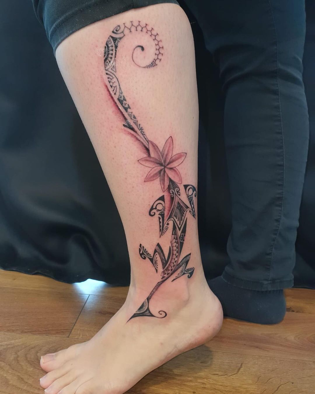 Feminine Samoan Leg Tattoo With Delicate Flower