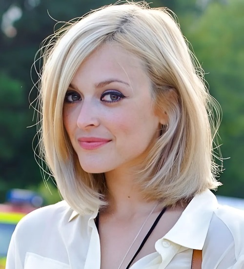 Medium Hairstyles For Women Over 40 14