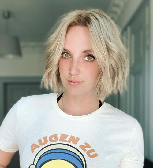 Medium Layer Messy Bob