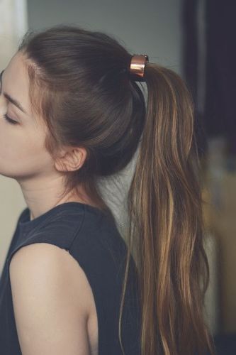 messy high ponytail look