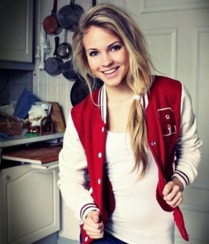 messy ponytail hairstyle long