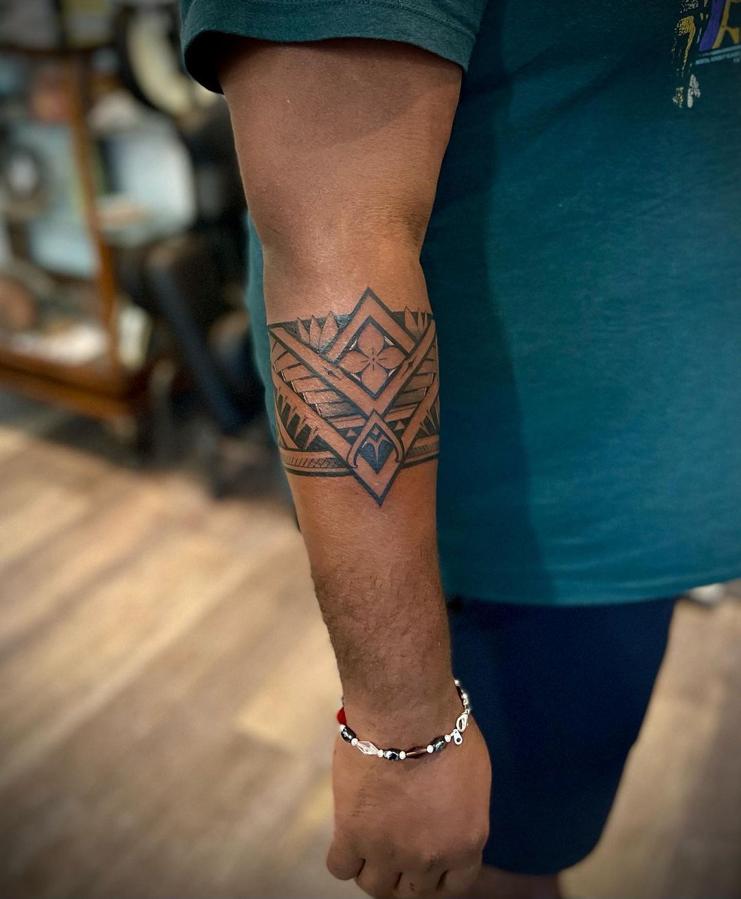 Stylish Samoan Forearm Band Tattoo
