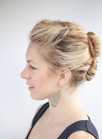 retro hairstyle bun