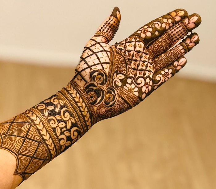 Mehndi Designs for Karwa Chauth
