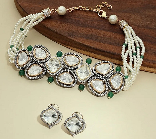Big Kundan Necklace With Earrings