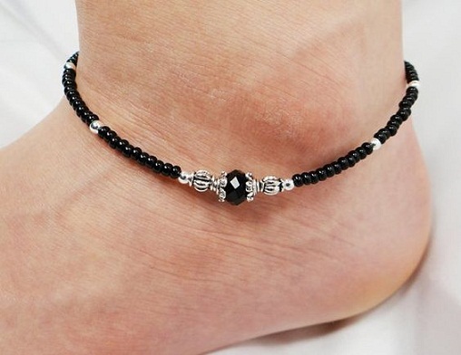 Black Bead And Circular Anklet Design