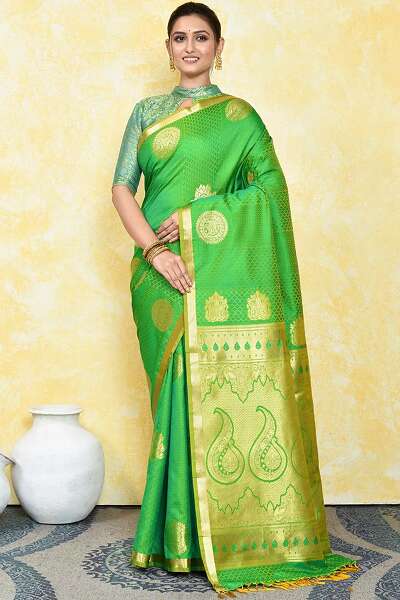 Floral Pattern And Grand Pallu Kanchi Silk Saree