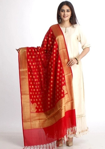 Plain Salwar Kameez With Heavy Dupatta