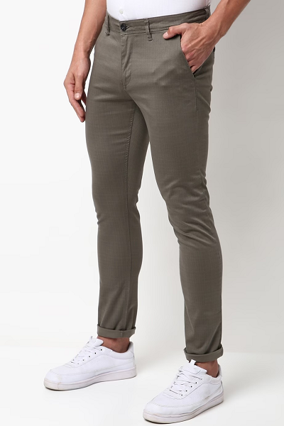 Skinny Fit Checkered Chinos