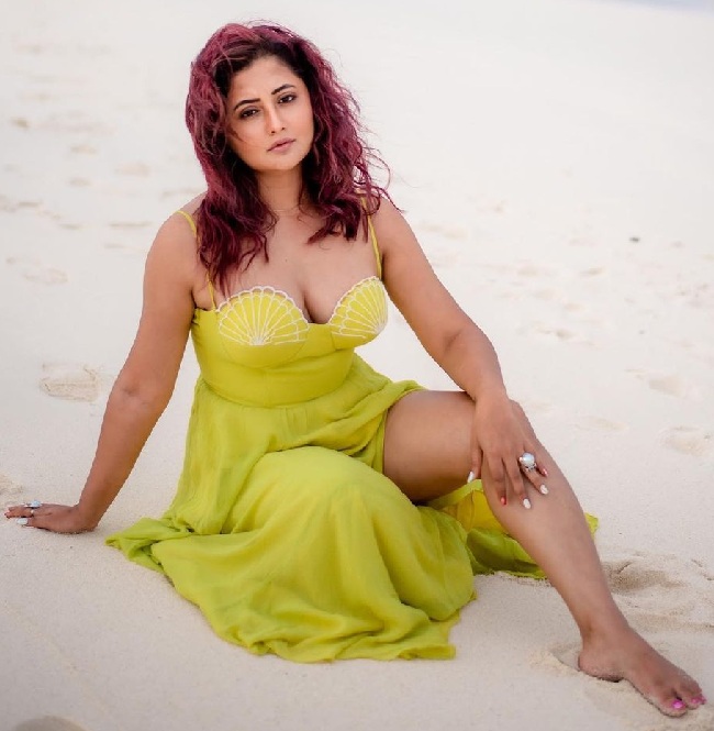 Bhojpuri Actress Rashami Desai