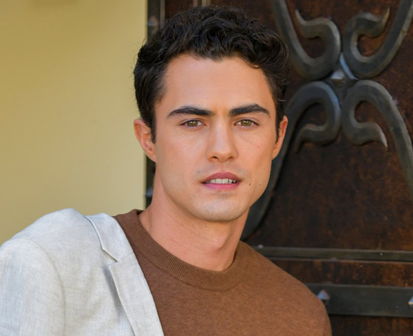 Darren Barnet