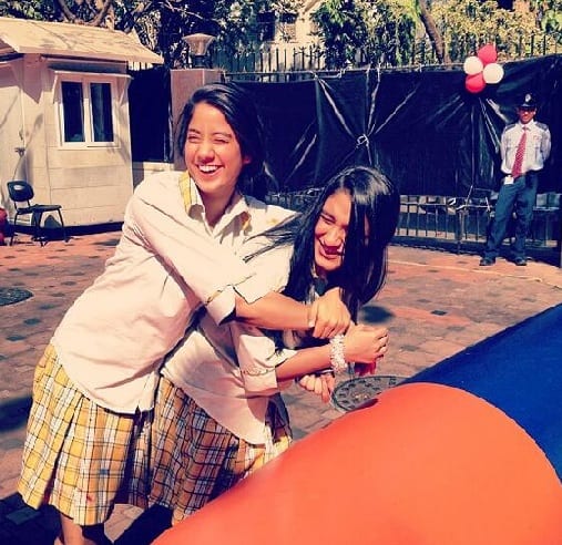 jhanvi kapoor ka pic at school