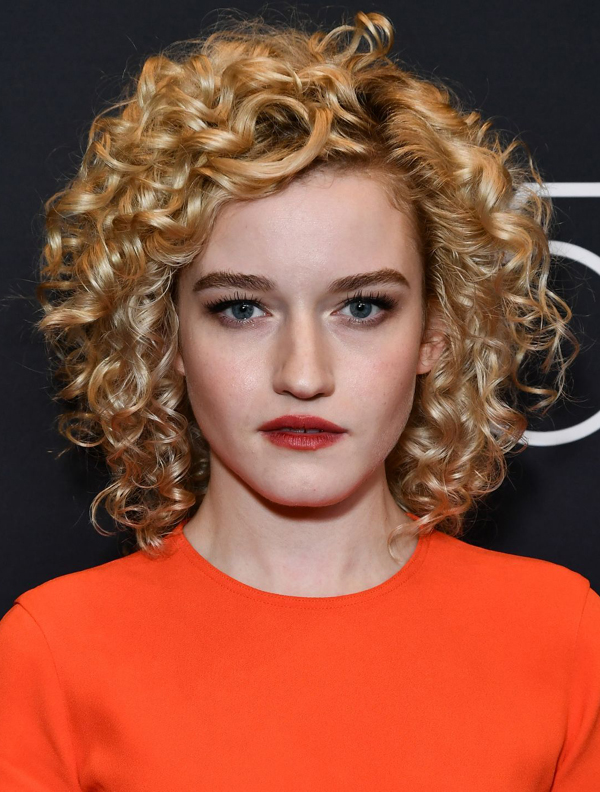 Julia Garner Curly Hair