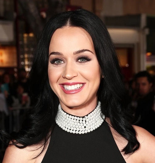 actress with nose piercing