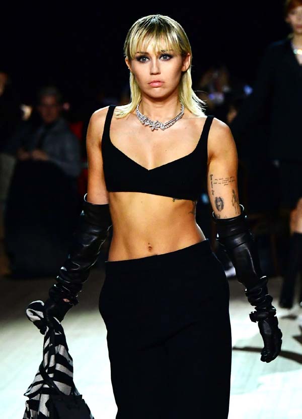 Miley Cyrus Abs