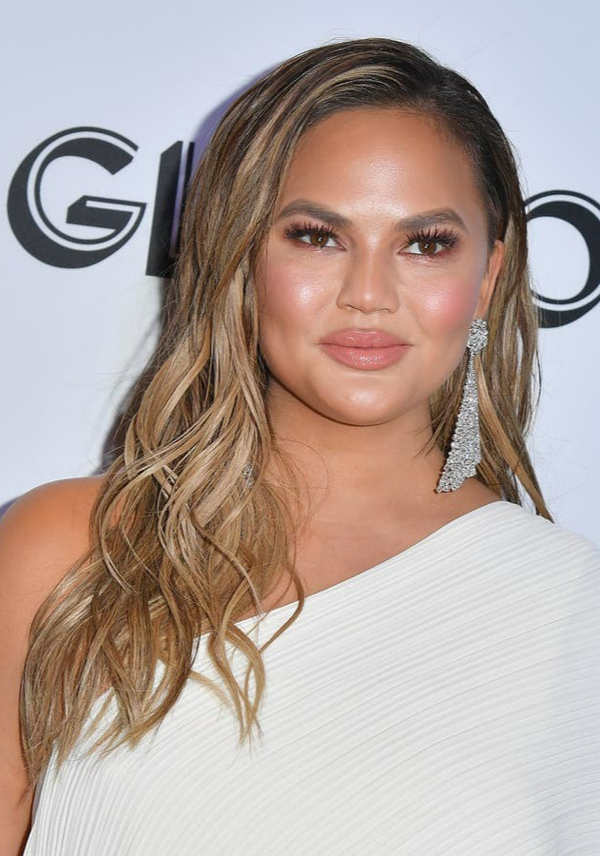 Chubby Face Woman Chrissy Teigen