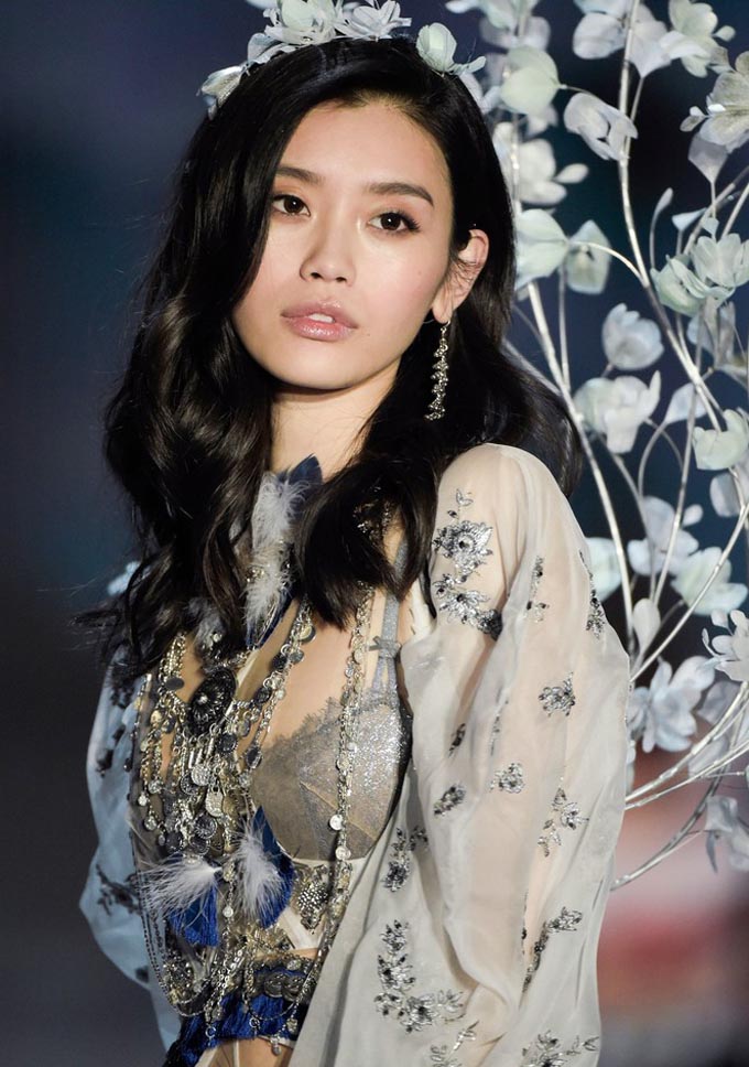Hot Chinese Actress Ming Xi