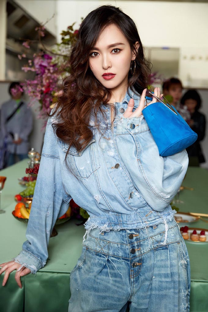 Hot Chinese Actress Tang Yan