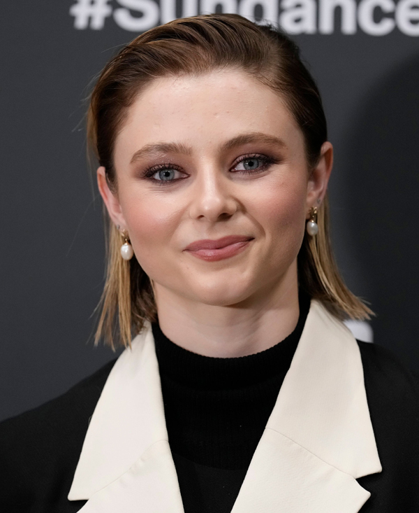 Round Face Female Thomasin Mckenzie