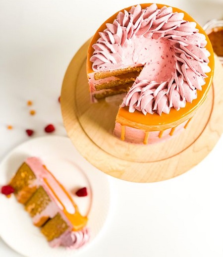 Butterscotch Cake Design With Raspberry
