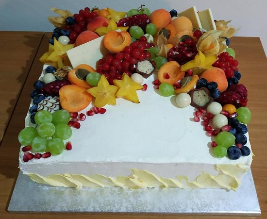 Fruit Cake In Square Shape Design