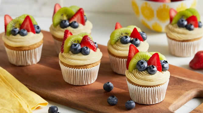 special fruit cake design 