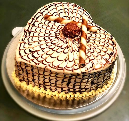 Heart Shaped Cake With Butterscotch