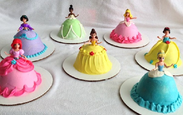 Mini Barbie Doll Cakes