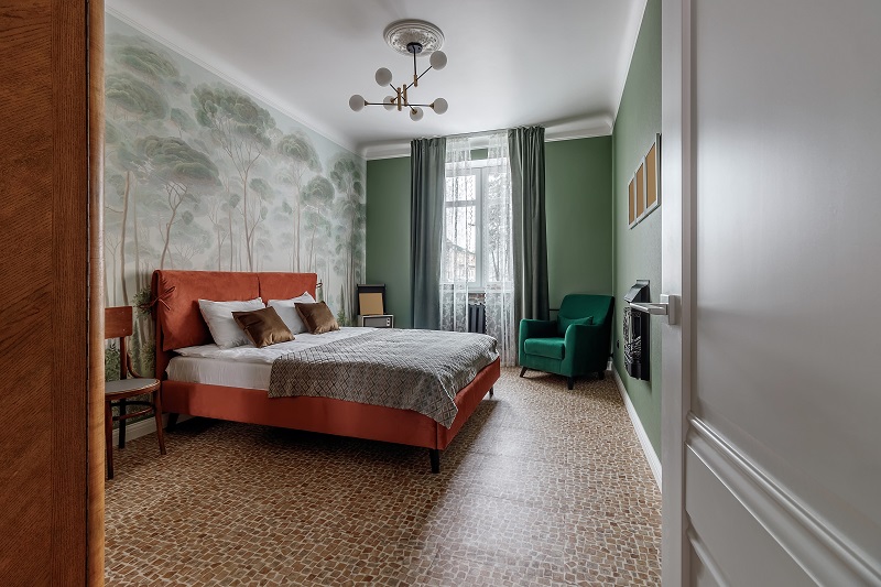 Bedroom,in,retro,style,with,bed,,old,wardrobe,and,green