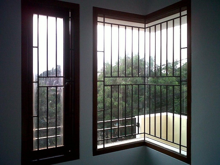 Corner Window Grill Design