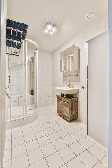 Modern yet Simple Bathroom Ceiling Design