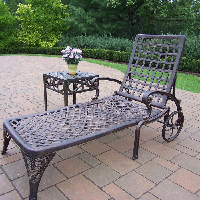 Old School Lounger