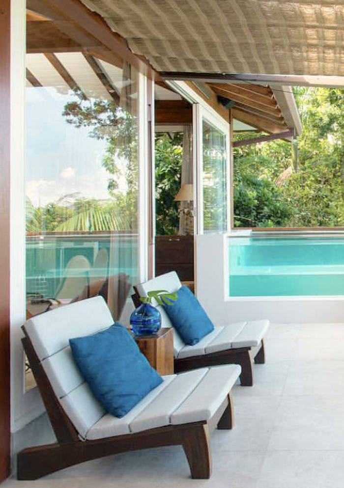 Contemporary Style Lounger
