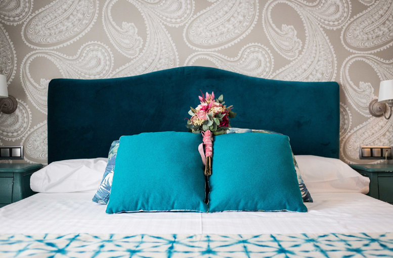 White And Blue Bedroom Idea