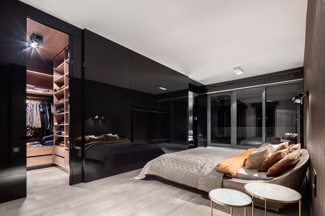 Elegant Bedroom With Walk In Closet