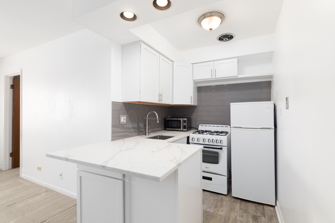 All White Kitchen Theme
