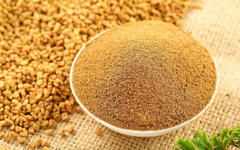 Homemade,organic,fenugreek,seeds,powder,,ingredient,in,indian,cuisine.