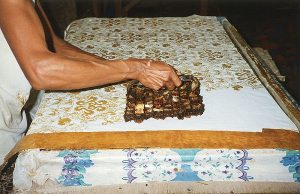 10 Beautiful Designs of Batik Sarees for Traditional Look