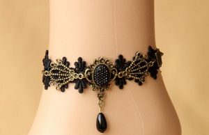 9 Stunning Models of Black Anklets for Women and Girls