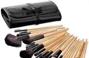 Top 10 Professional Makeup Kits Available In India – 2025 Updated!